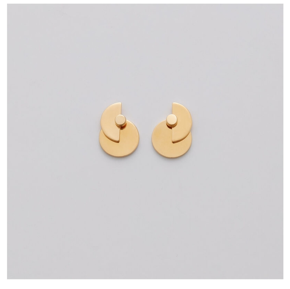 Cuyana jacket earrings ASO Meghan Markle